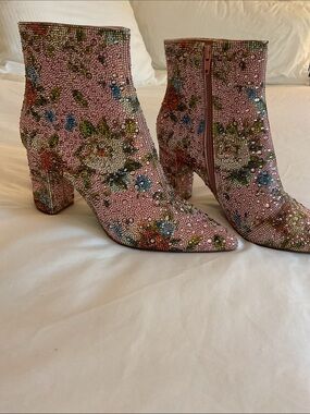 BetseyJohnson Beaded Bootie. 2.5” heel NWOT Sz 9.5 PERFECTION ON THE FOOT!